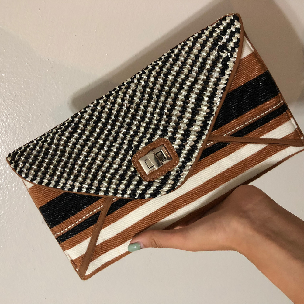 ⚠️SOLD⚠️Urban Outfitters Ecote Clutch